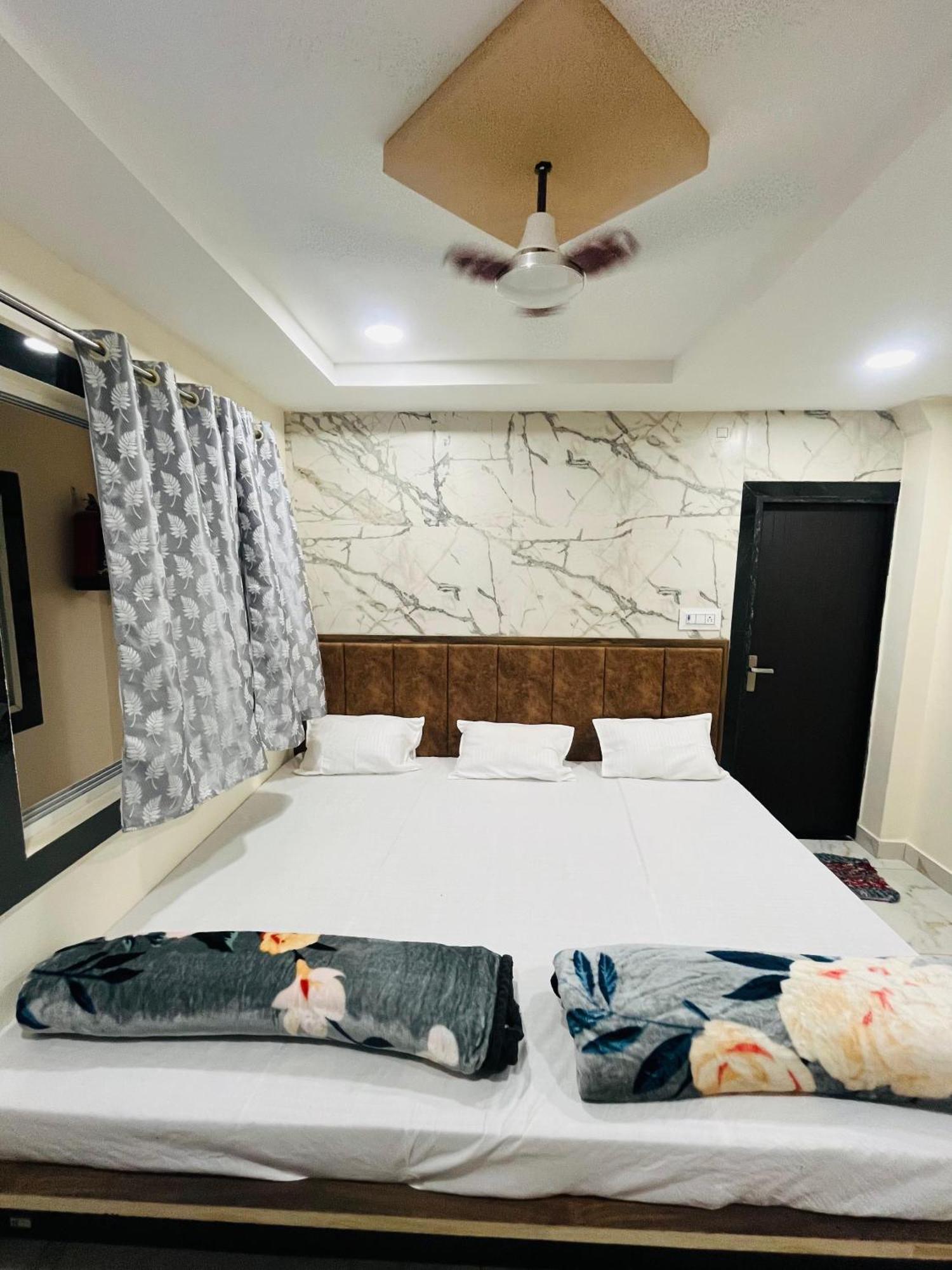 Hotel Sk Tower Ujjain Exterior photo